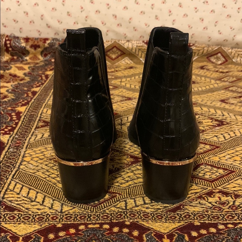 SHEIN Black and Gold Ankle Booties Suede Finish - Picture 7 of 7